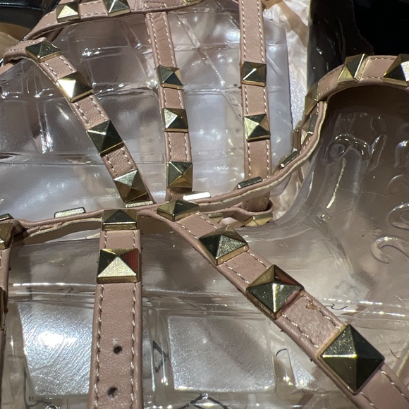 BCBG Black Patent & Tan Studded slingback heels Sz 9 - Picture 12 of 12